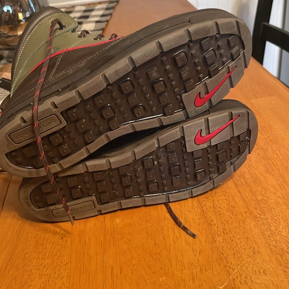 Nike Woodside ACG Hiking Trail Duck Brown/Green Boots (524872-236) Size 6y - Picture 8 of 10